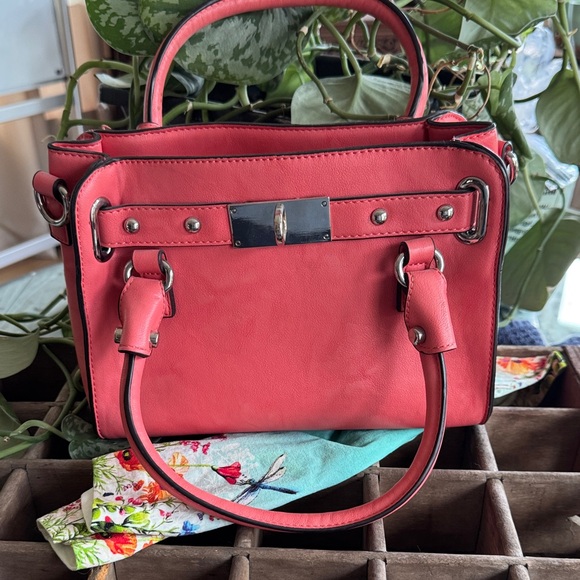 Charming Charlie Stylish Coral Handbag - Picture 1 of 6
